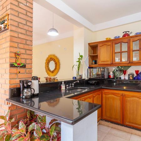Hostal Cartagonova - Habitaciones Privadas Y Amplias Cerca A Zonas Turisticas Cartagena Ngoại thất bức ảnh