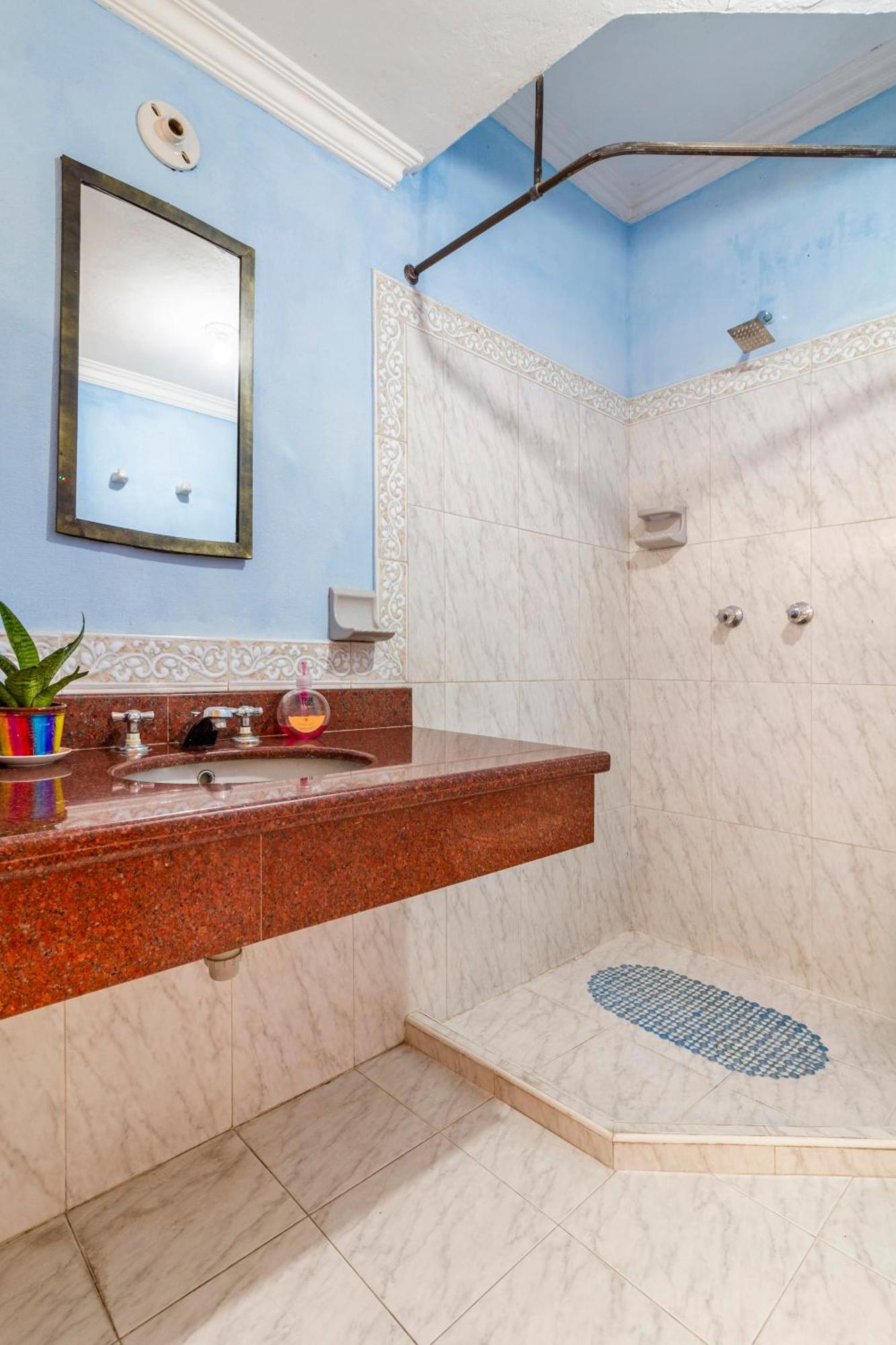Hostal Cartagonova - Habitaciones Privadas Y Amplias Cerca A Zonas Turisticas Cartagena Ngoại thất bức ảnh