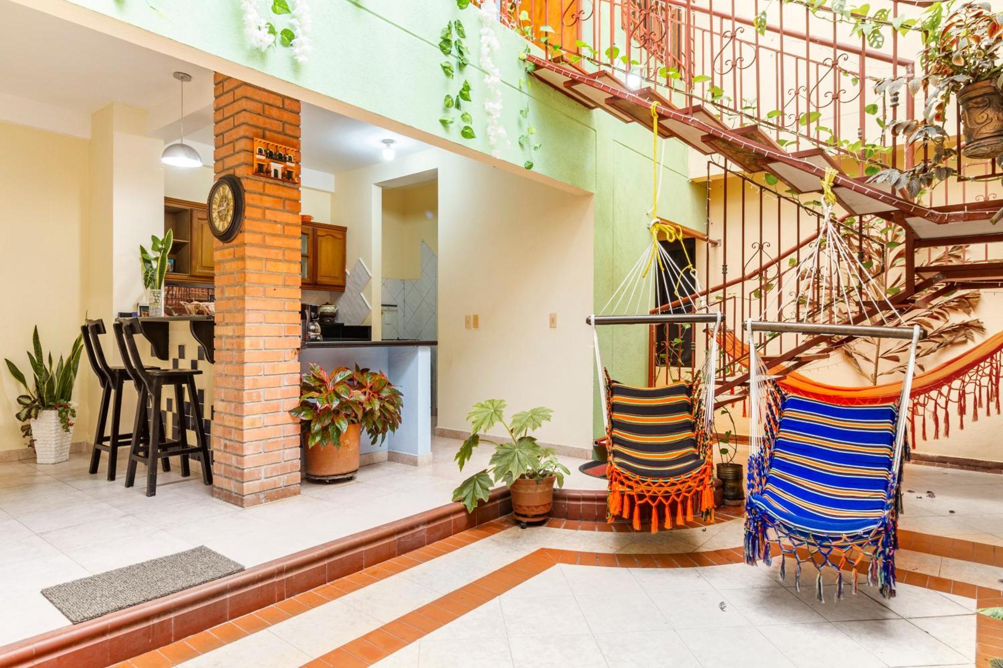 Hostal Cartagonova - Habitaciones Privadas Y Amplias Cerca A Zonas Turisticas Cartagena Ngoại thất bức ảnh