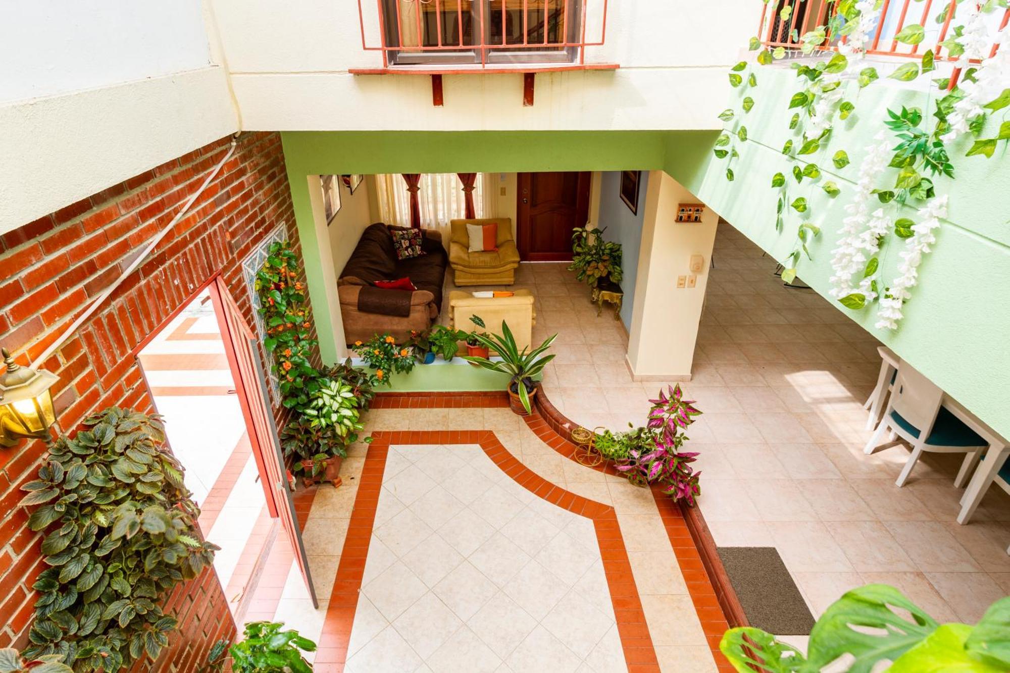 Hostal Cartagonova - Habitaciones Privadas Y Amplias Cerca A Zonas Turisticas Cartagena Ngoại thất bức ảnh